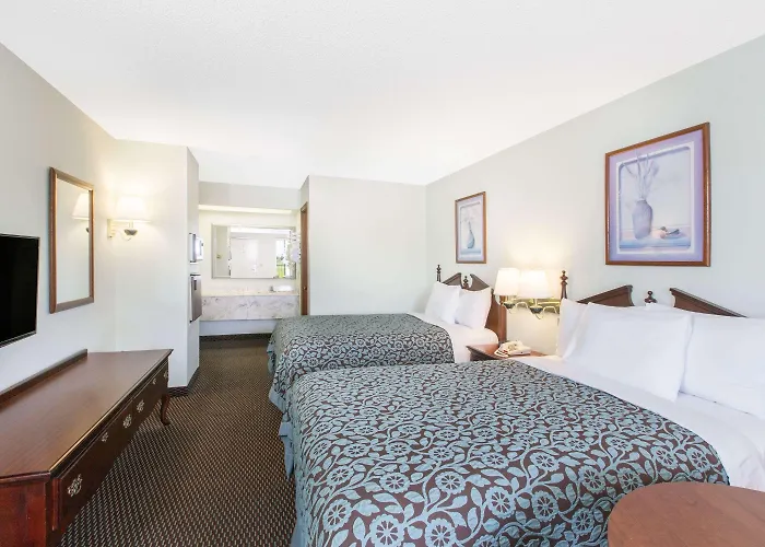 Days Inn By Wyndham West Point